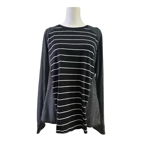 tek gear Tops - Women’s TEK GEAR DryTek Long Sleeve Black White Relaxed Fit XL